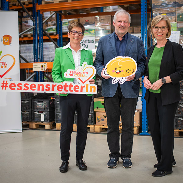 v.l.n.r. Bundesministerin Leonore Gewessler, Obmann Josef Schrott, Dr.in Gudrun Obersteiner Foto BMK / Caj Perwein